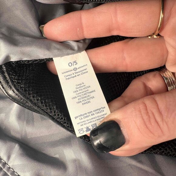 Lululemon Om Zig Zag Chevron Black Gray Pattern Tote Style Bag One Size NEW - Picture 9 of 10